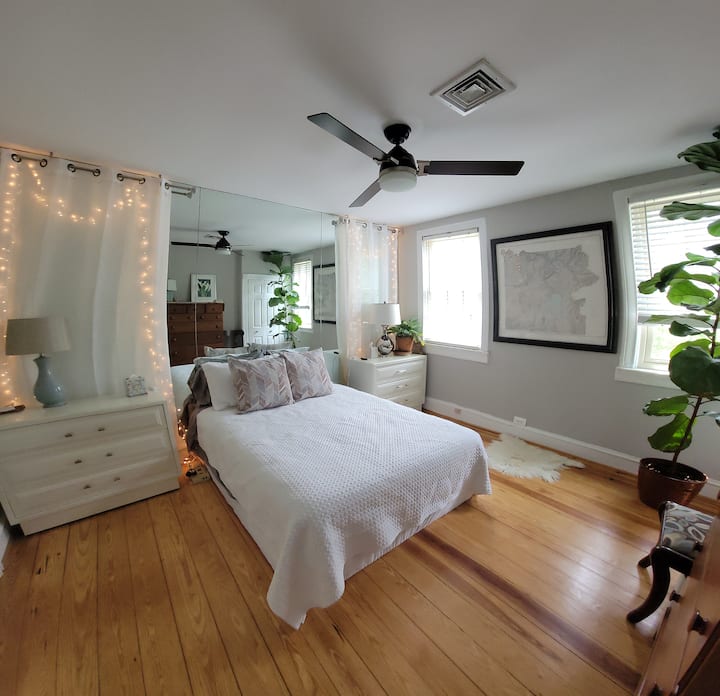 独立房间# 3.
2楼卧室标准双人床