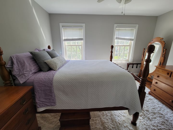 独立卧室# 1
3层。 可欣赏附近公园的美景晨光充足。