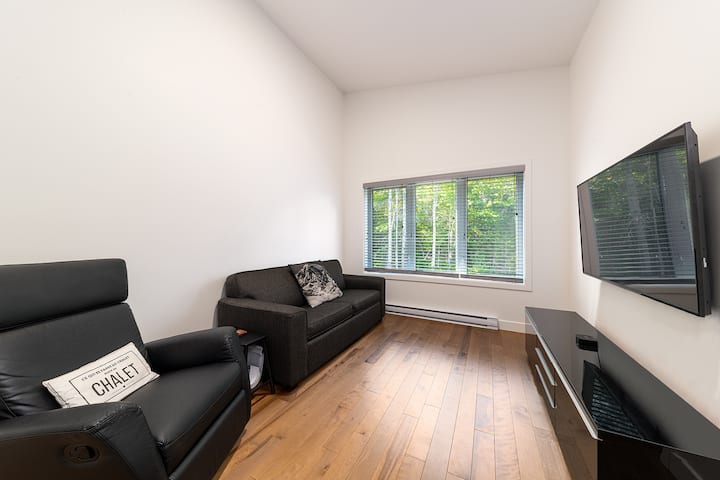 沙发床# 4卧室，配备双人床垫
4号沙发床客房配备双人床垫