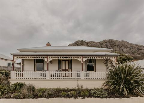 Abbey's Spa Cottage