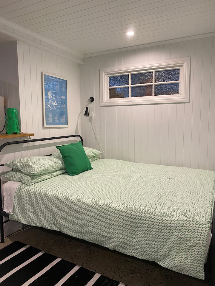 Брачен кревет (широк 150 - 179 см)