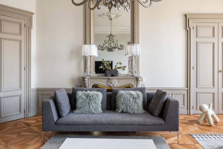 Appartement exceptionnel sur les berges du Rhône ! gallery image 3