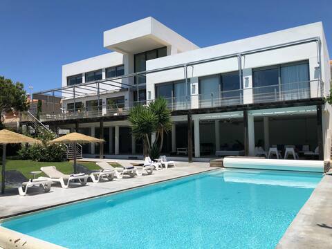 Amazing villa on the beach.