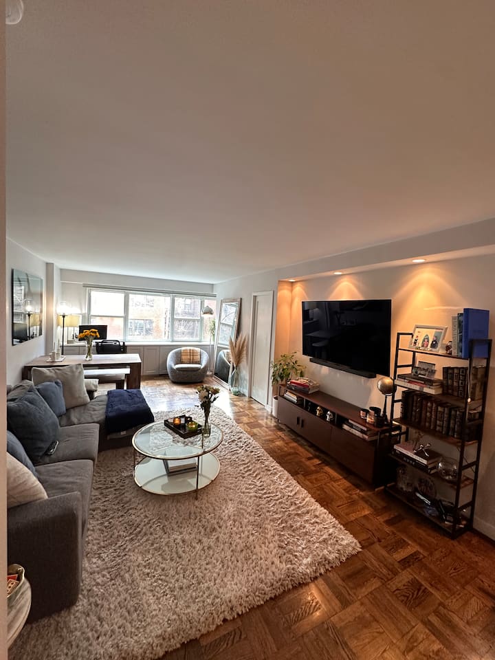West Village Gem- Large, Bright, Cozy 1 Bedroom - Manhattan, NY