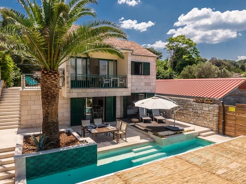 Sweet holiday house with a pool