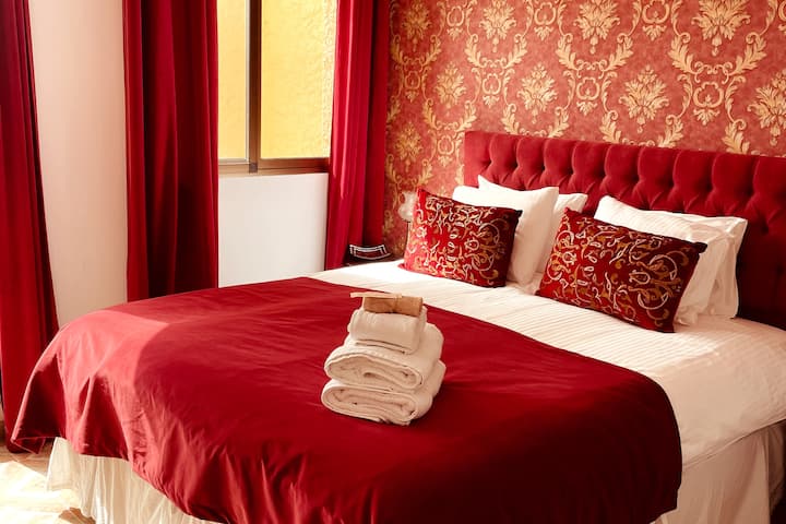 الغرفة الحمراء