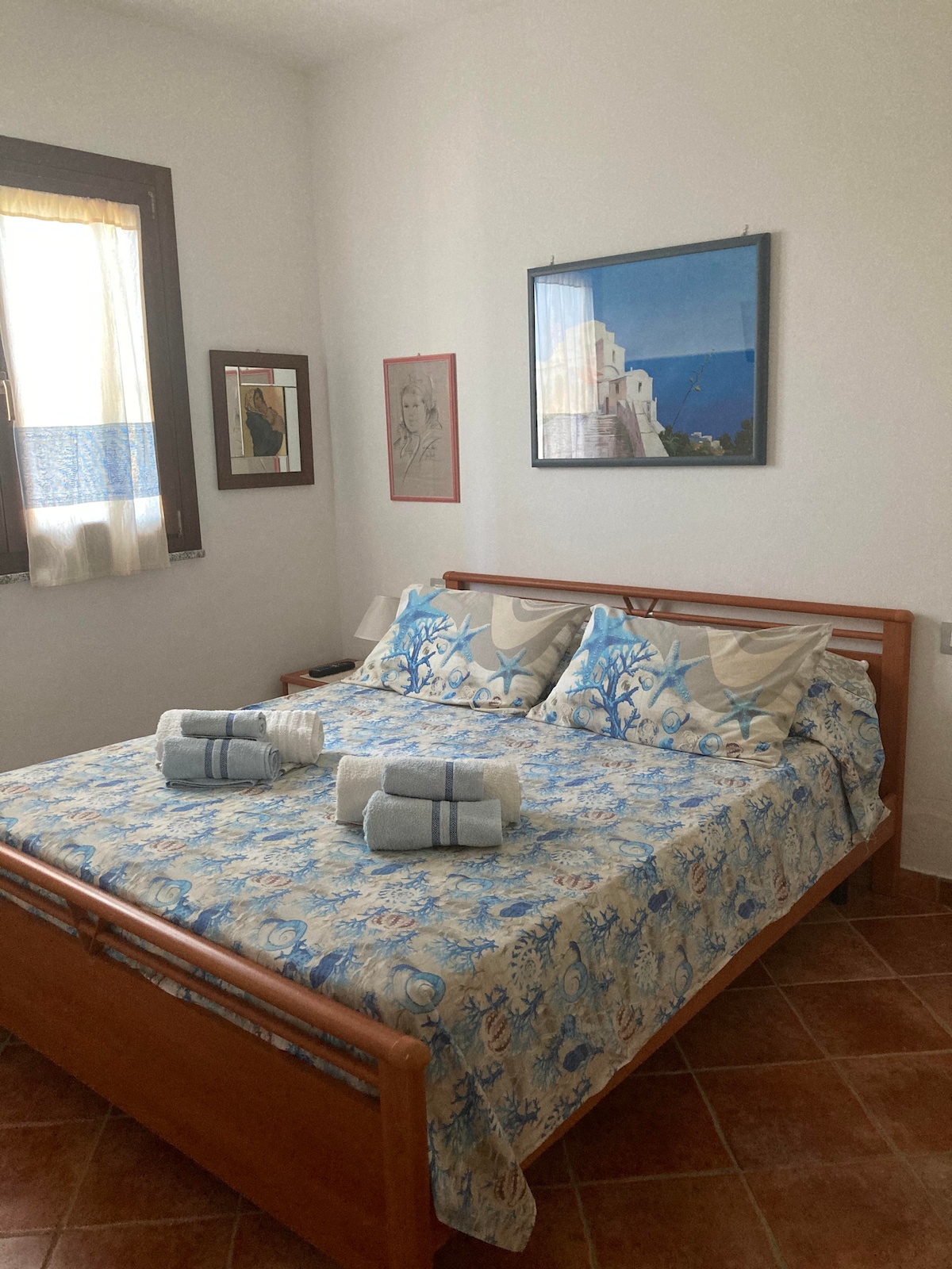 Dormitorio con cama doble. Dormitorio doble.