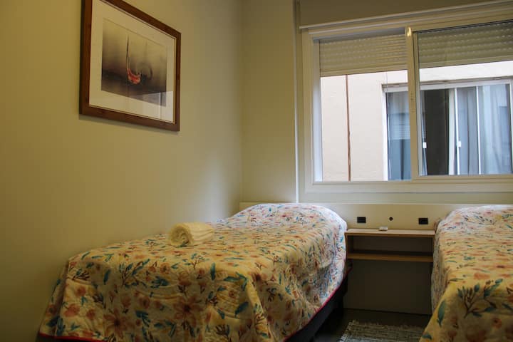 Საძინებელი 2 ერთადგილიანი საწოლი