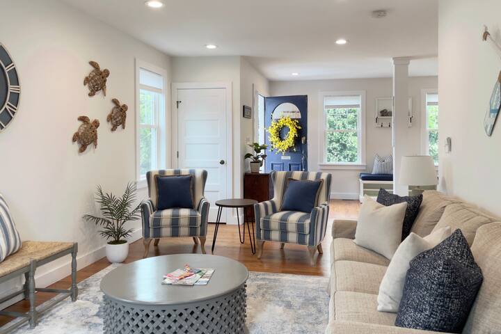 Steps from Beach and Minutes to Downtown! gallery image 2