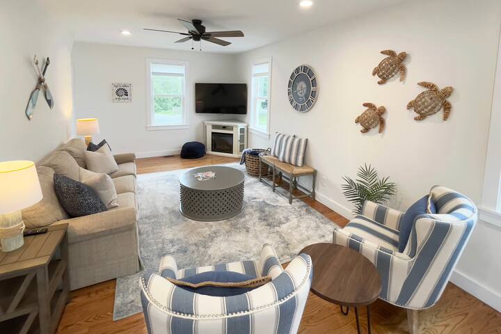 Steps from Beach and Minutes to Downtown! gallery image 3