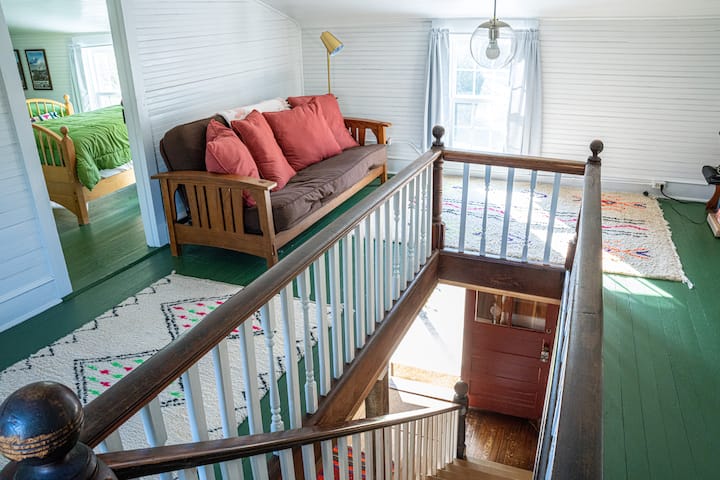 TV Area Landing - Upper Level