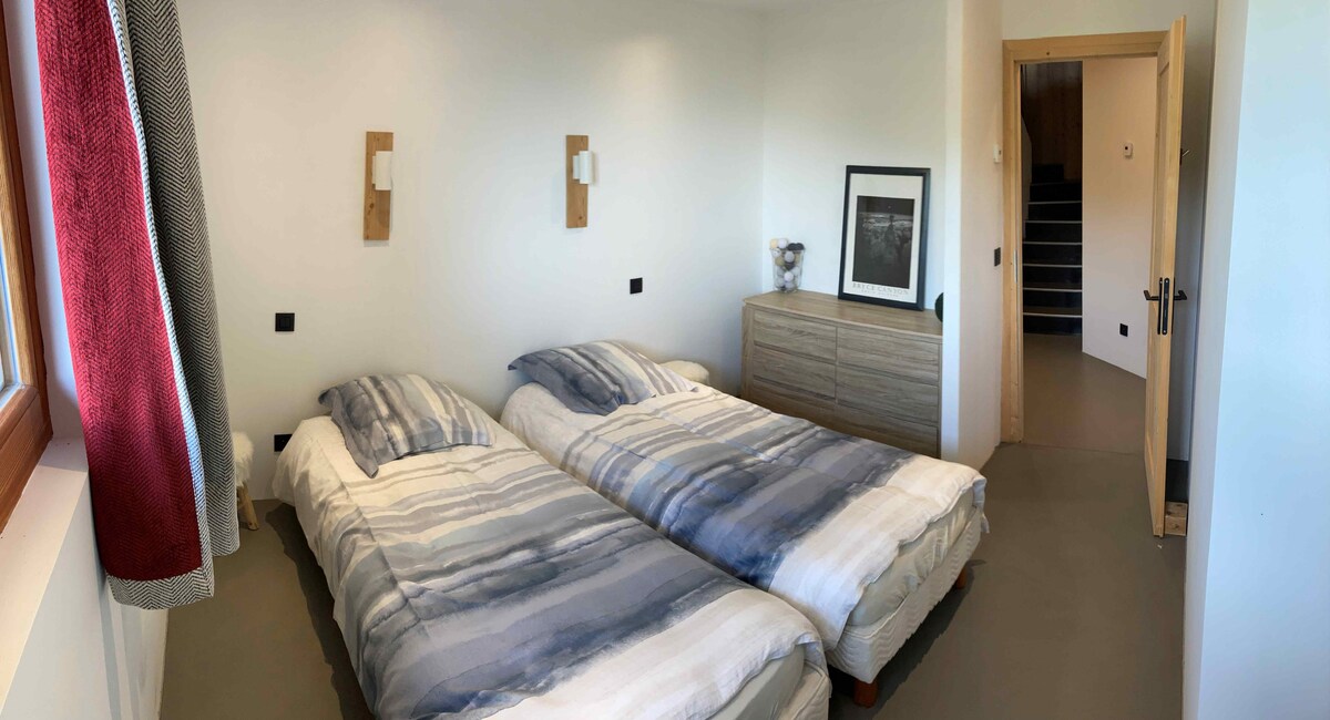 3间卧室，独立床型
3间卧室，双人床