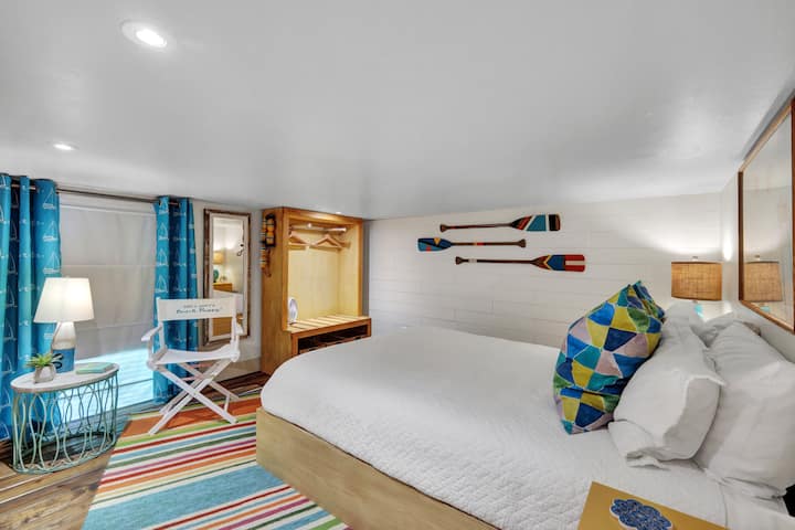 BIG Memories TINYHouse Pickleball Ct Mile to Beach