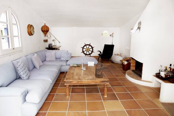 Cadaques Zona Poal gallery image 3