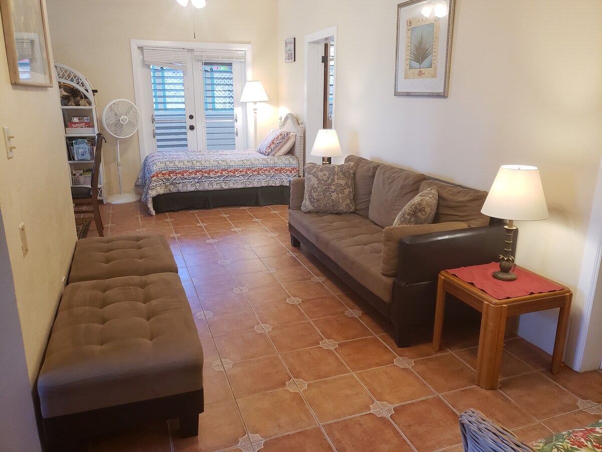 Successful Airbnb property: LITTLE LAGOON - Caribbean Seaside Apt, St. John VI in Coral Bay