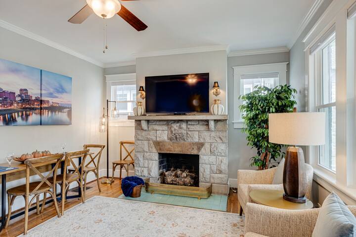 8 Bedroom/6 baths. SleepACrowd! Music Row Songbird gallery image 3