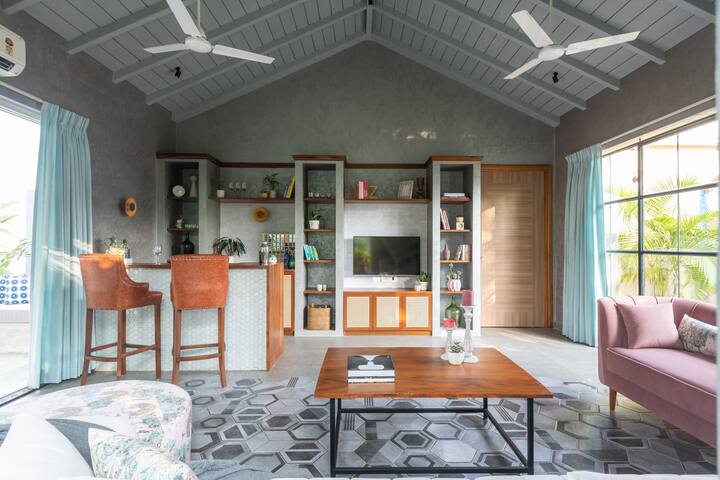 Living room image 6
