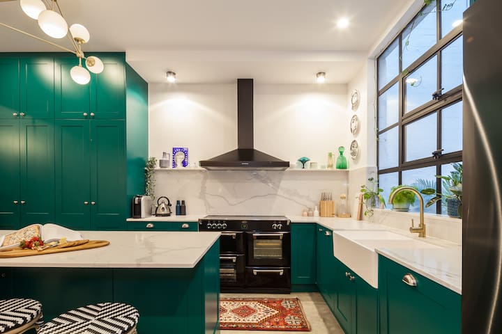 Celebrate NYE at Sydney’s Airbnb of the Year