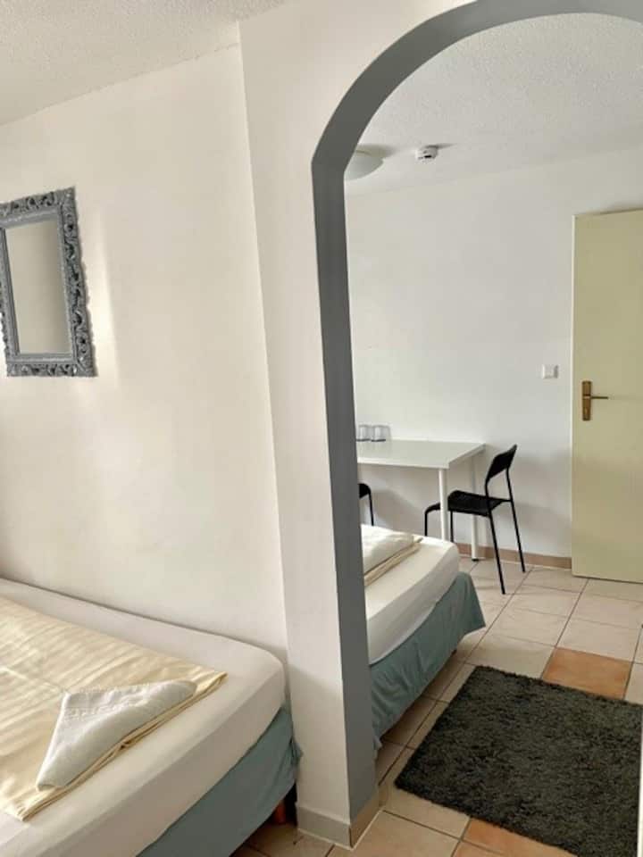 Chumba cha kulala cha watu wawili/3