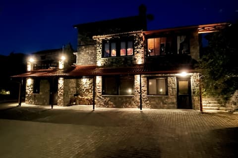 Delightful stone chalet in Paleo Agios Athanasios