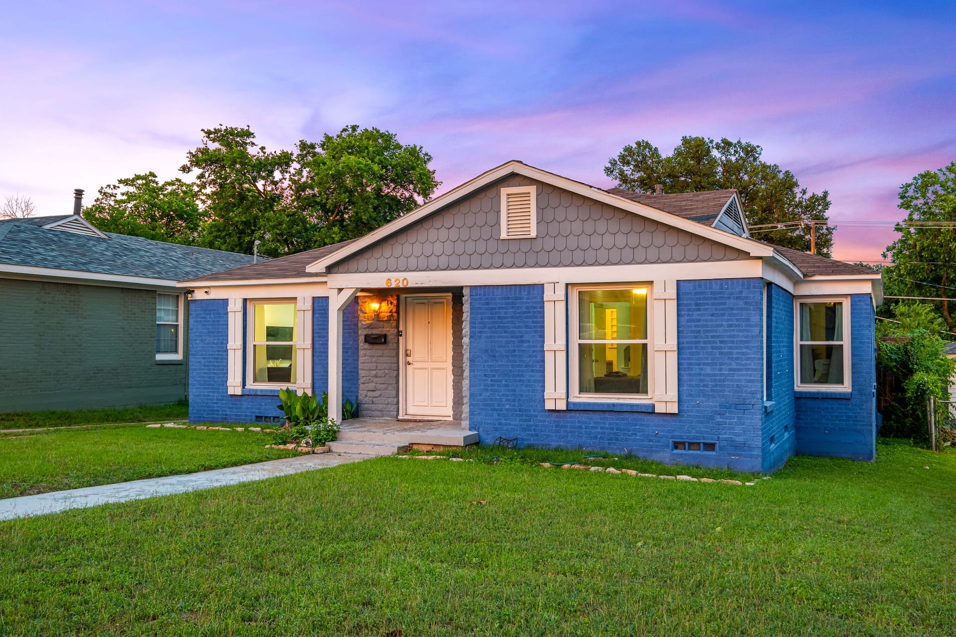Family Cottage in Dallas Bishop Arts - 4BR 6 BEDS