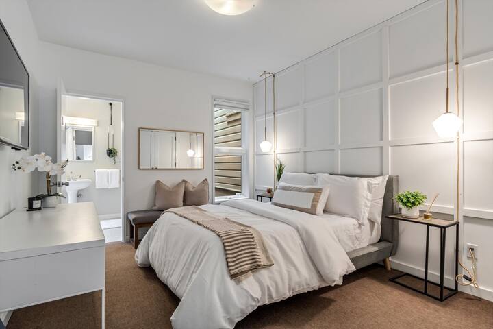 Modern Comfort: Home Theater Edition gallery image 2