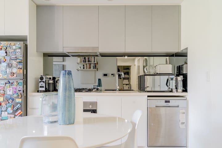 Stunning 2 bed Parramatta |Gym|Free Parking