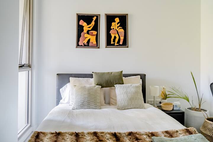 Stunning 2 bed Parramatta |Gym|Free Parking gallery image 4