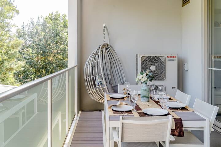 Stunning 2 bed Parramatta |Gym|Free Parking gallery image 5