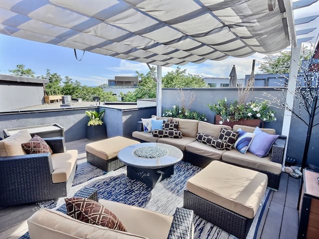 Rooftop Retreat-Modern Townhome in LoHi