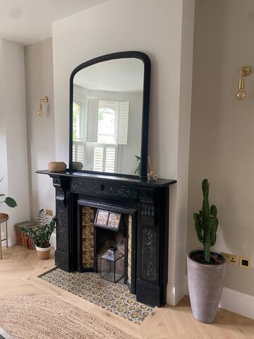 Beautiful Victorian family house gallery image 3