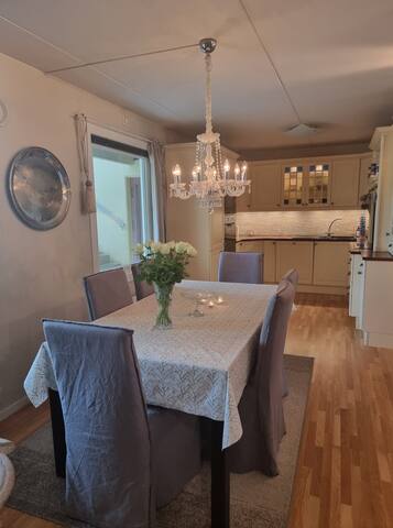 Bisletts Pearl gallery image 2