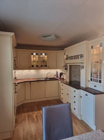 Bisletts Pearl gallery image 3