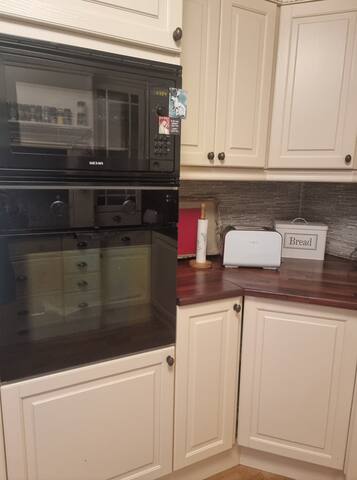 Bisletts Pearl gallery image 5