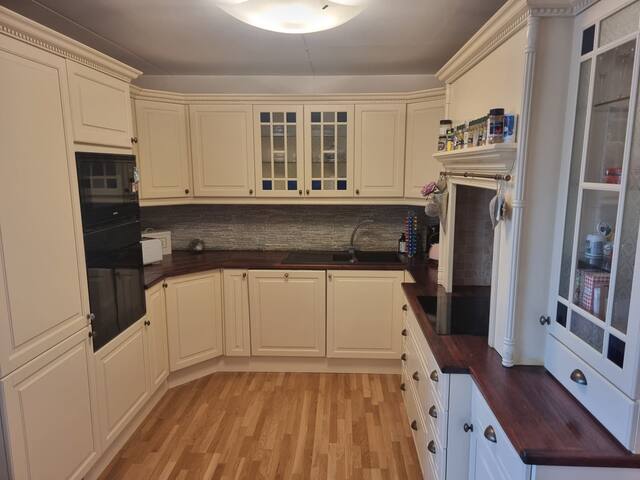 Bisletts Pearl gallery image 4