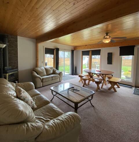4 Bedroom Cabin downtown Clear Lake, pool+hot tub