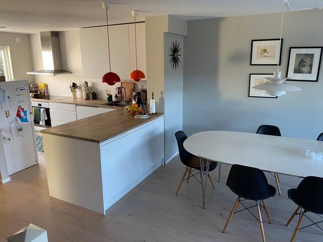 Familievennlig rekkehus med sentral beliggenhet. gallery image 3