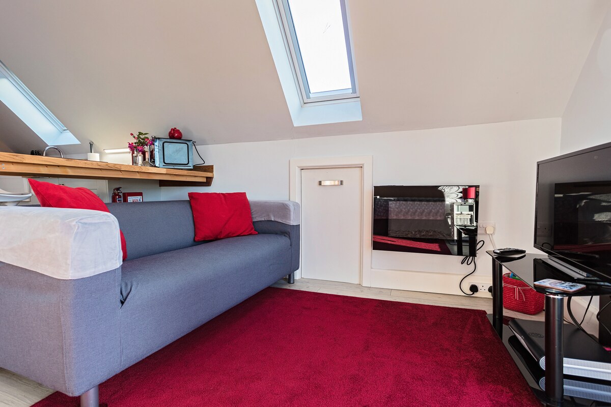 Successful Airbnb property: Field View near Fakenham ideal for coast or county in North Norfolk