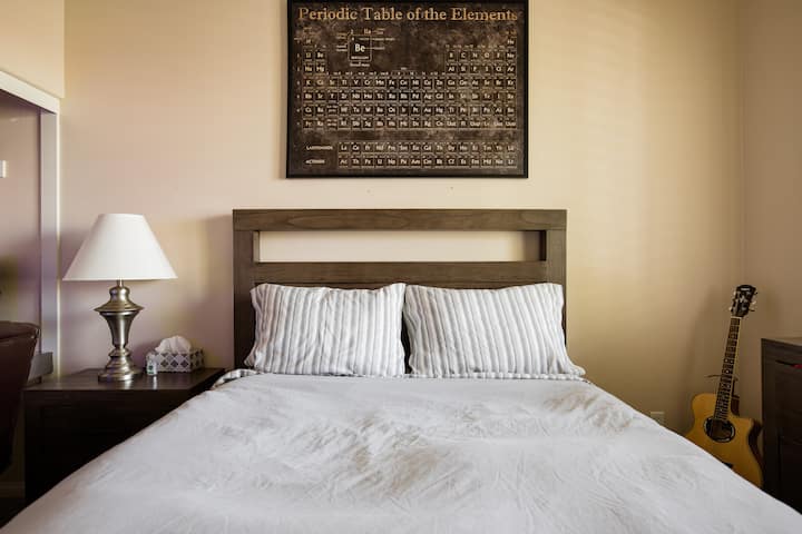 Dhoma e gjumit #3.  Mbretëresha