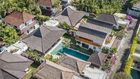 Quiet Heaven 5BD Villa Seminyak / Beach /Fast Wifi