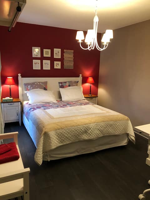 "The Magnystic RoomS" - Town Center