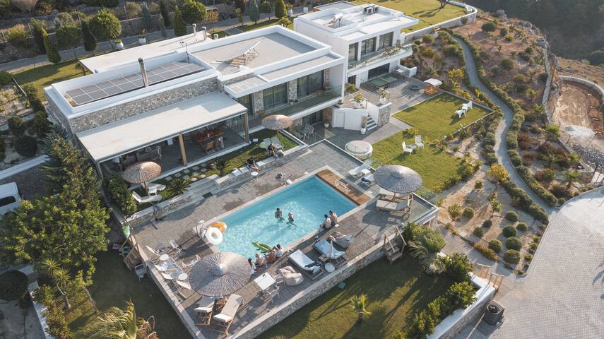 Breathtakig views – heated pool – sauna