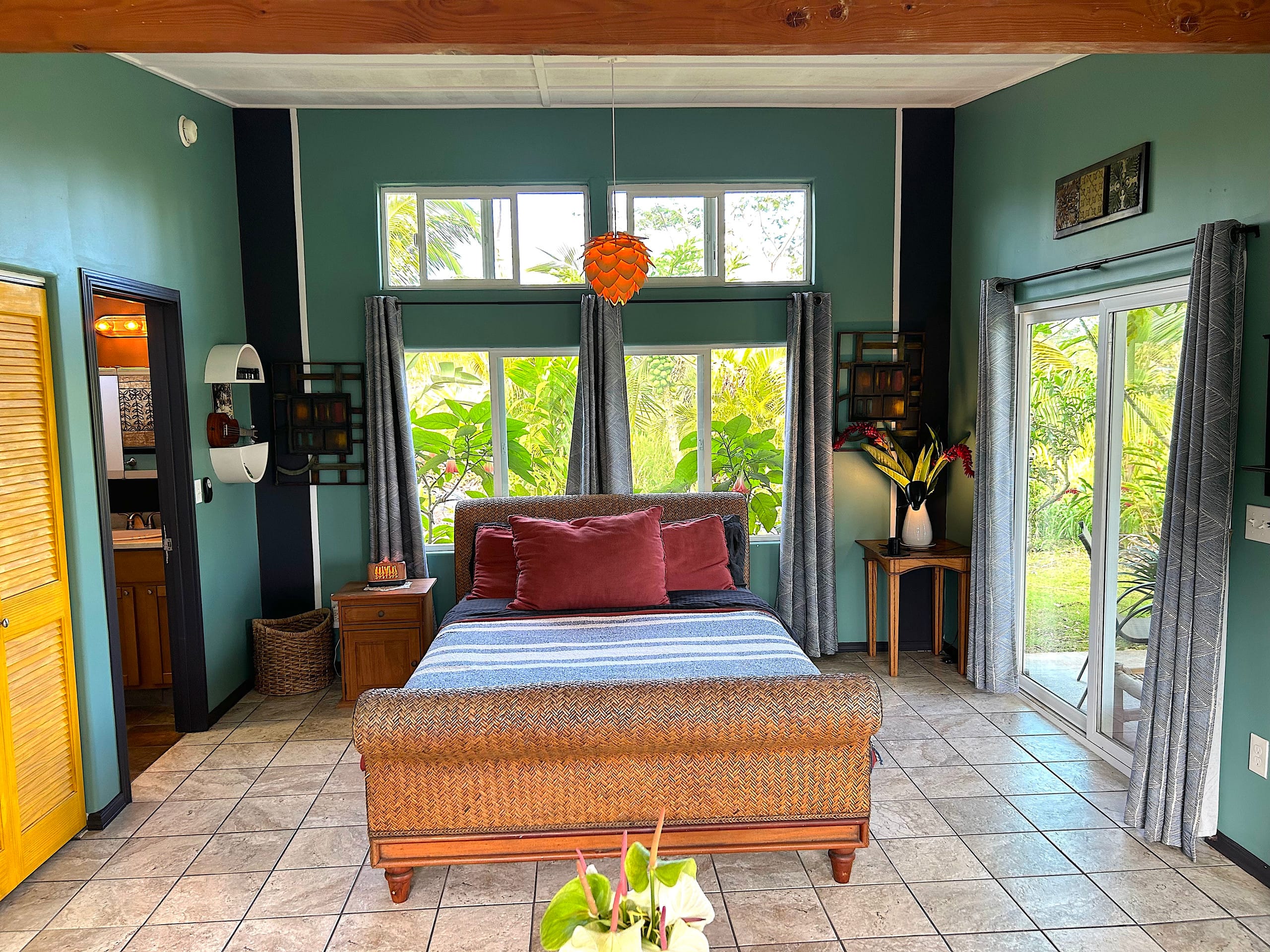 Home in Pahoa · ★4.88 · 1 bedroom · 1 bed · 1 bath - Image 18