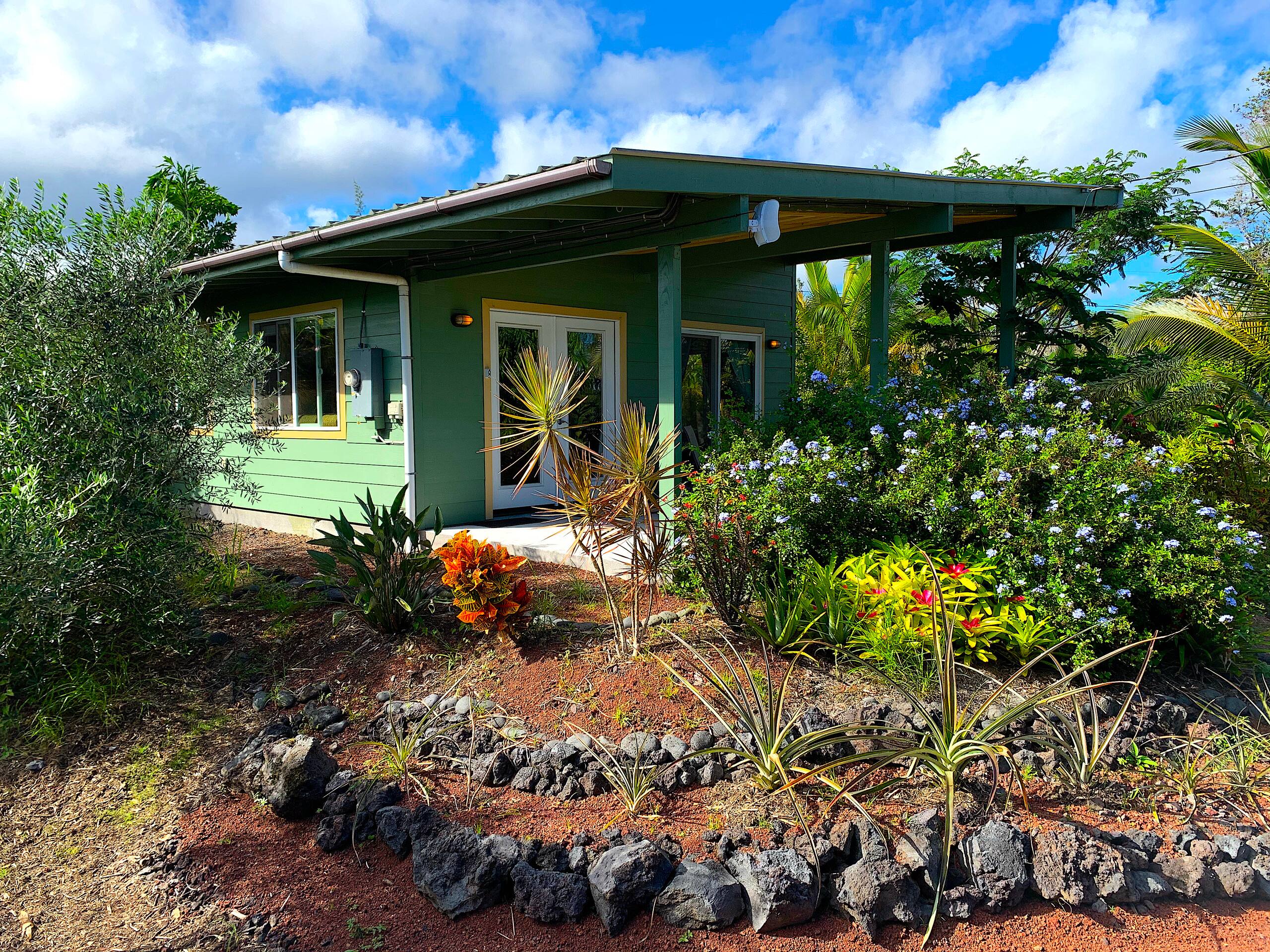 Home in Pahoa · ★4.88 · 1 bedroom · 1 bed · 1 bath - Image 40