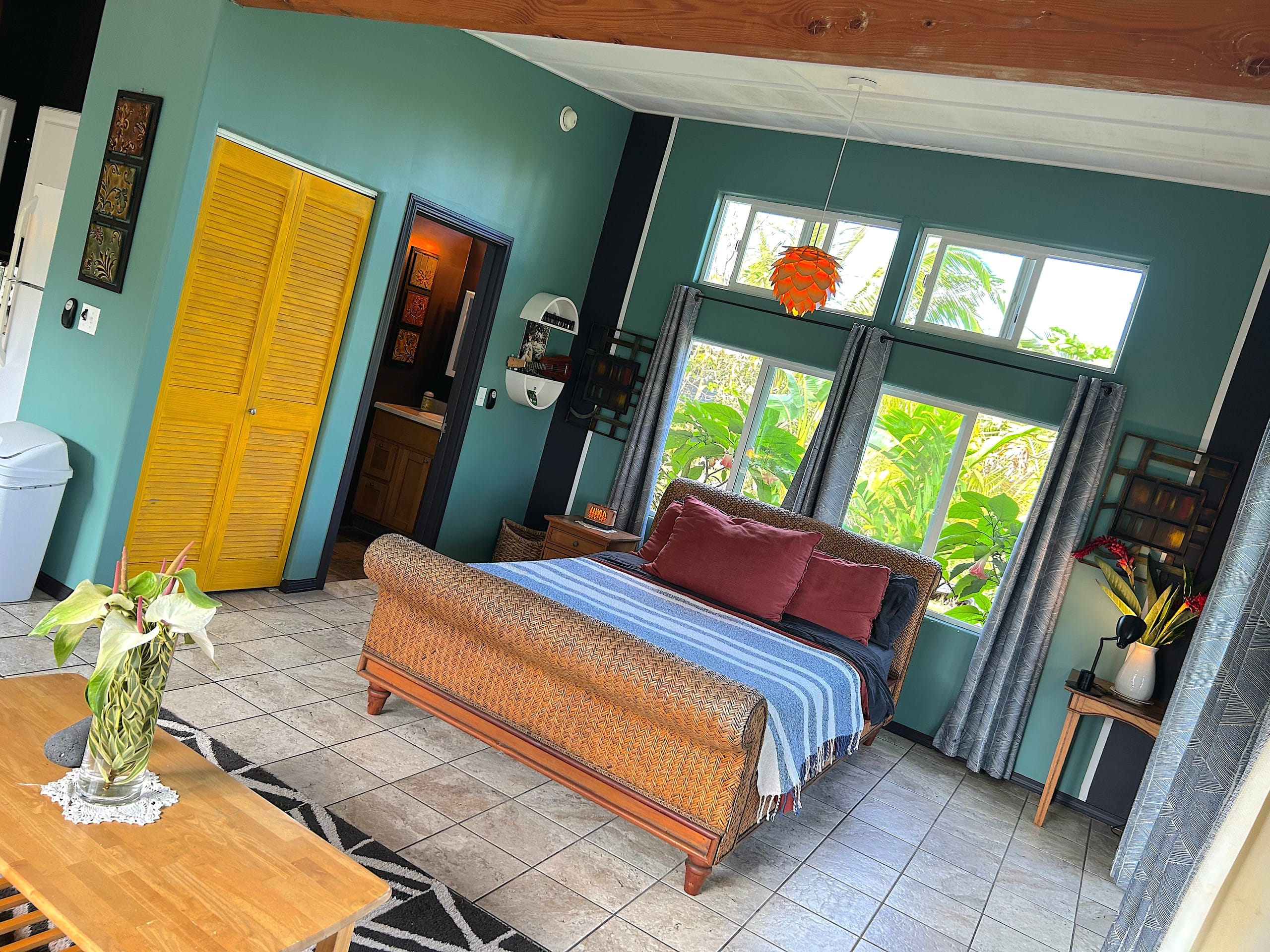 Home in Pahoa · ★4.88 · 1 bedroom · 1 bed · 1 bath - Image 11