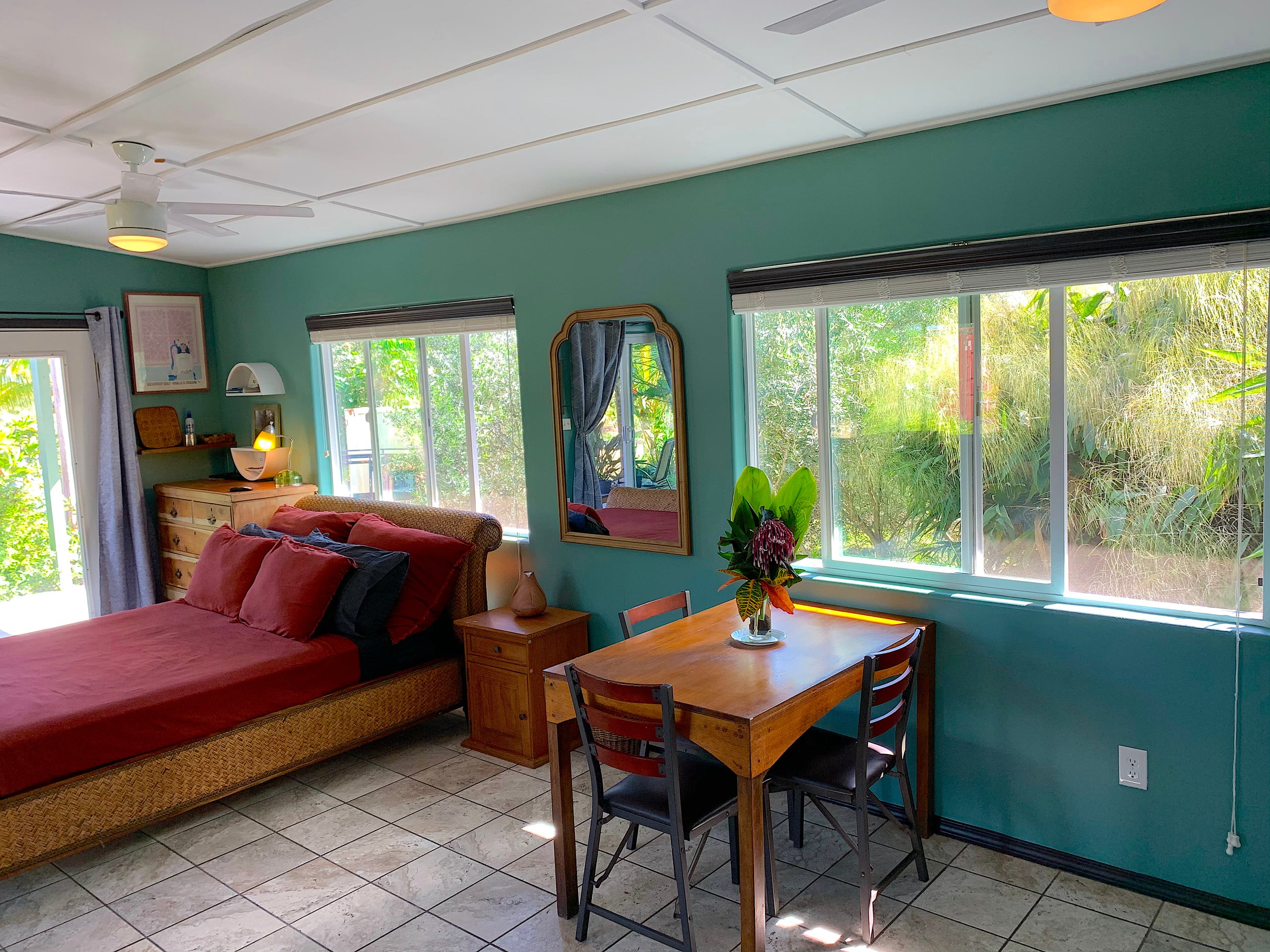 Home in Pahoa · ★4.88 · 1 bedroom · 1 bed · 1 bath - Image 9