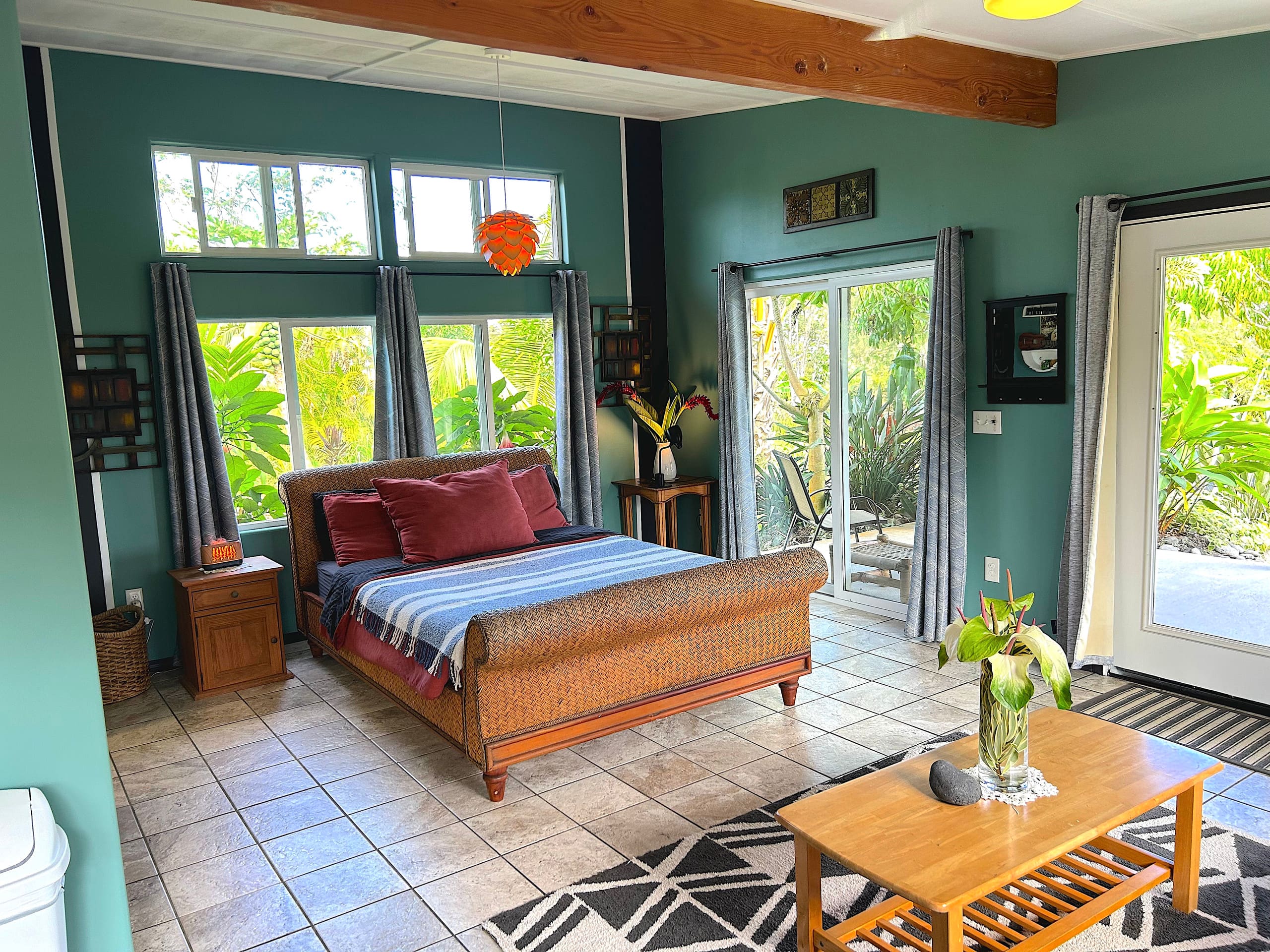 Home in Pahoa · ★4.88 · 1 bedroom · 1 bed · 1 bath - Image 12