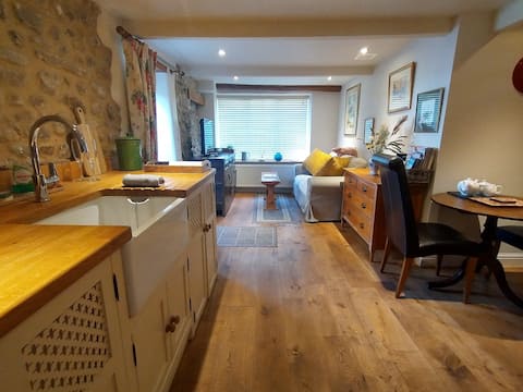 Little Dairy Annexe, 18th Century barn conversion