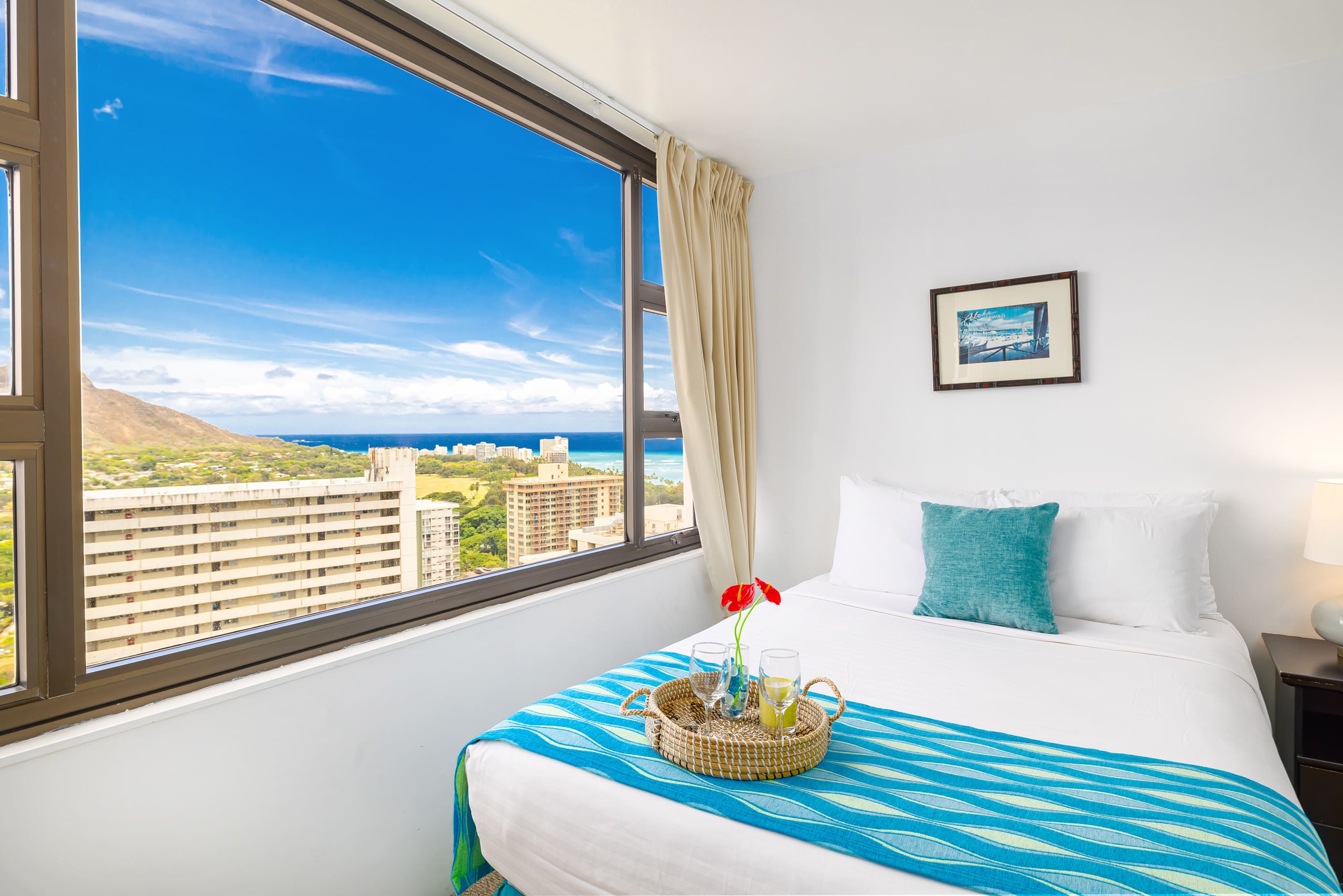Condo in Honolulu · ★4.79 · 1 bedroom · 3 beds · 1 private bath - Image 11