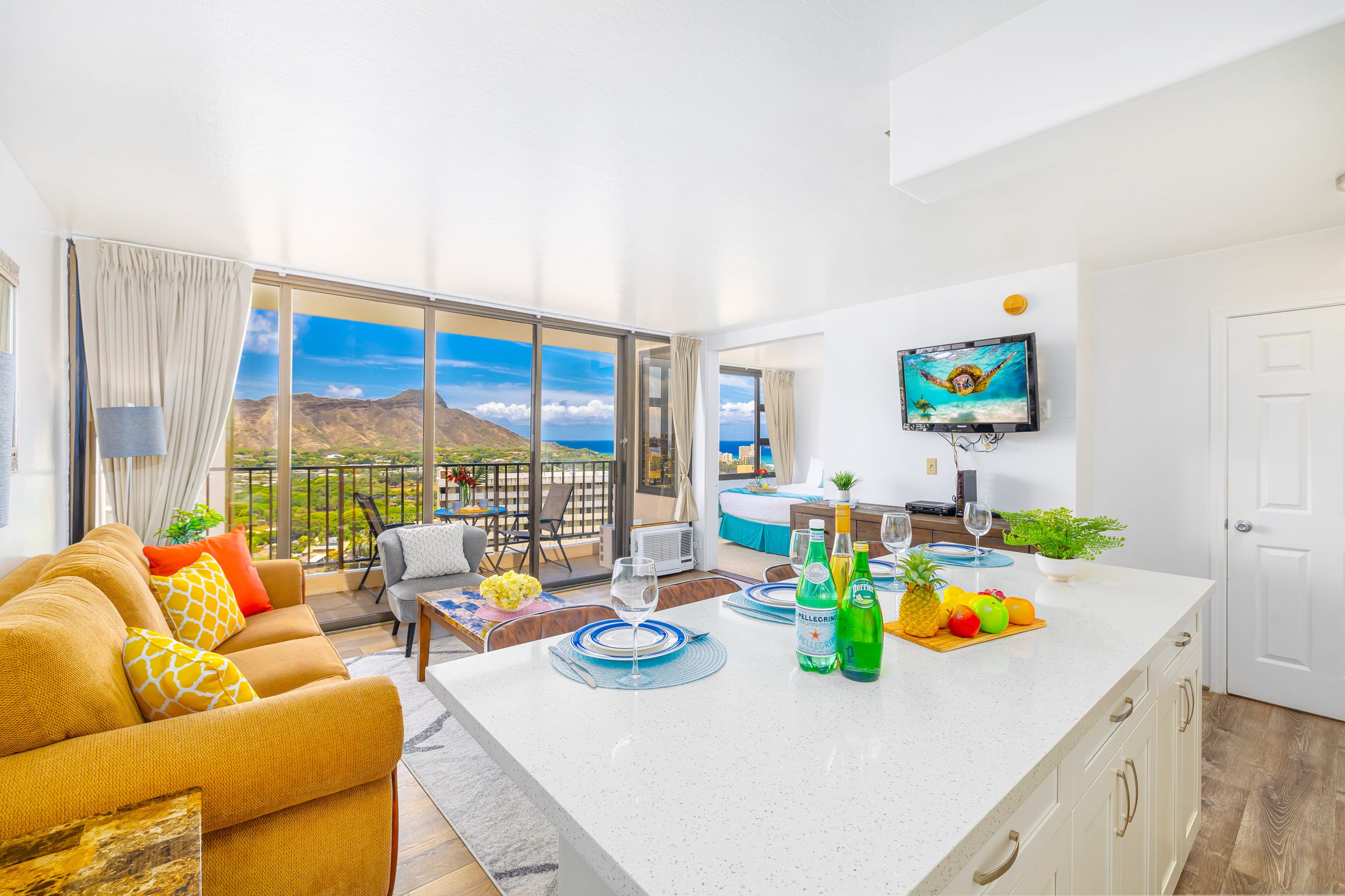 Condo in Honolulu · ★4.79 · 1 bedroom · 3 beds · 1 private bath - Image 8